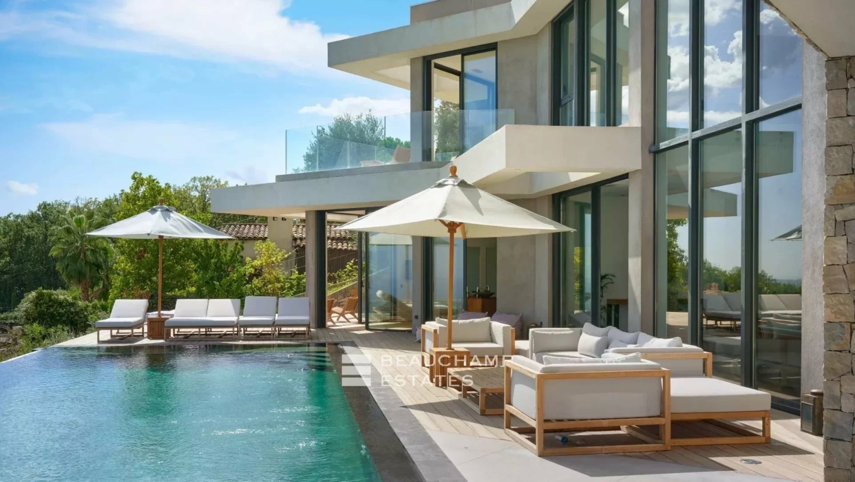 Magnificent contemporary Villa with Sea View in Vence 2024