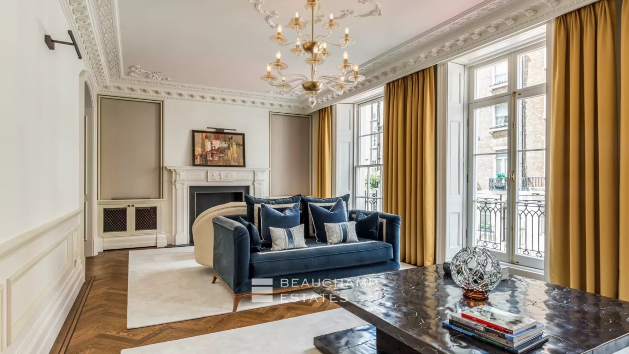 A Beautifully Restored Freehold Georgian House in Grosvenor Estate with Lift and Garage 2024
