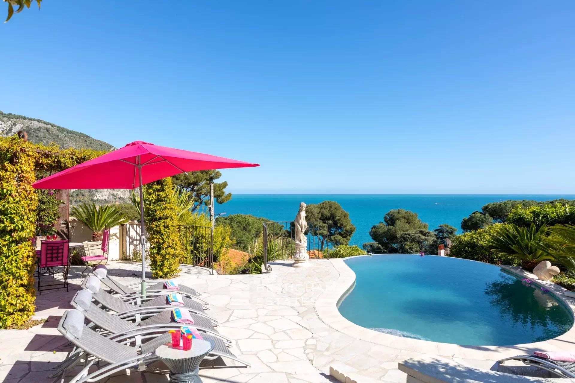 Beautiful villa with 5 rooms in Eze 2024