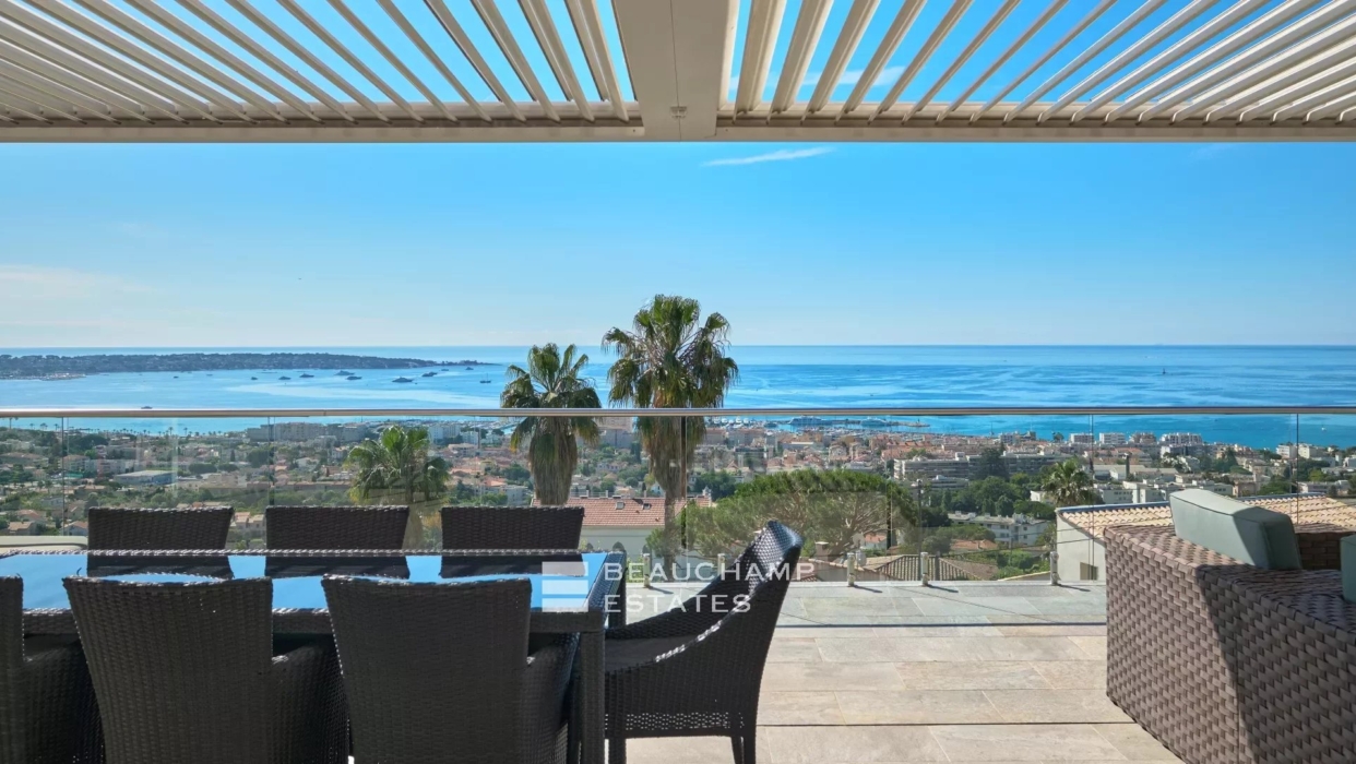 Sole Agent - Golfe Juan - Modern villa with panoramic sea view 2024