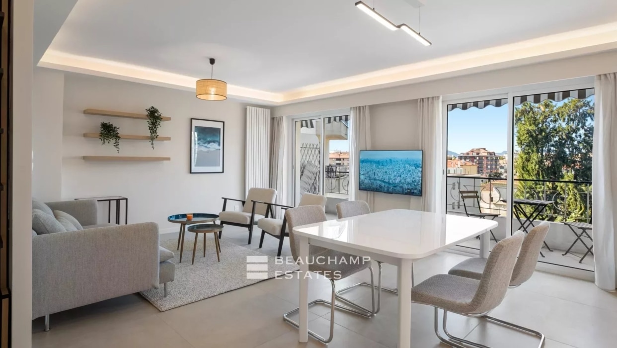Bel appartement rénové de 2 chambres et 2 salles de bains - Cannes centre 2024